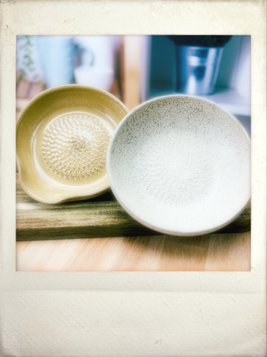 Grate Vibes Only Garlic Grater in Sandstone